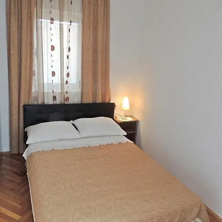 Husic Apartmán *
