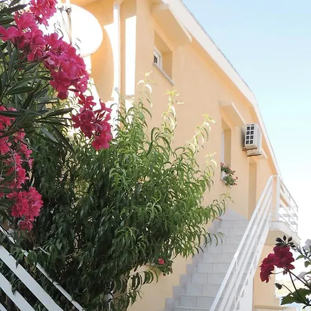 Apartament Husic *