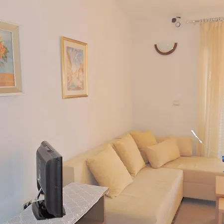 Husic Appartamento Pag Town