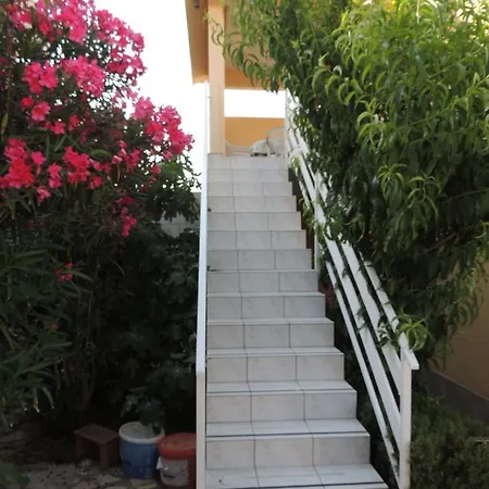 Husic Appartamento Pag Town