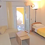 Husic Apartamento Pag Town