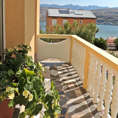 Husic פג